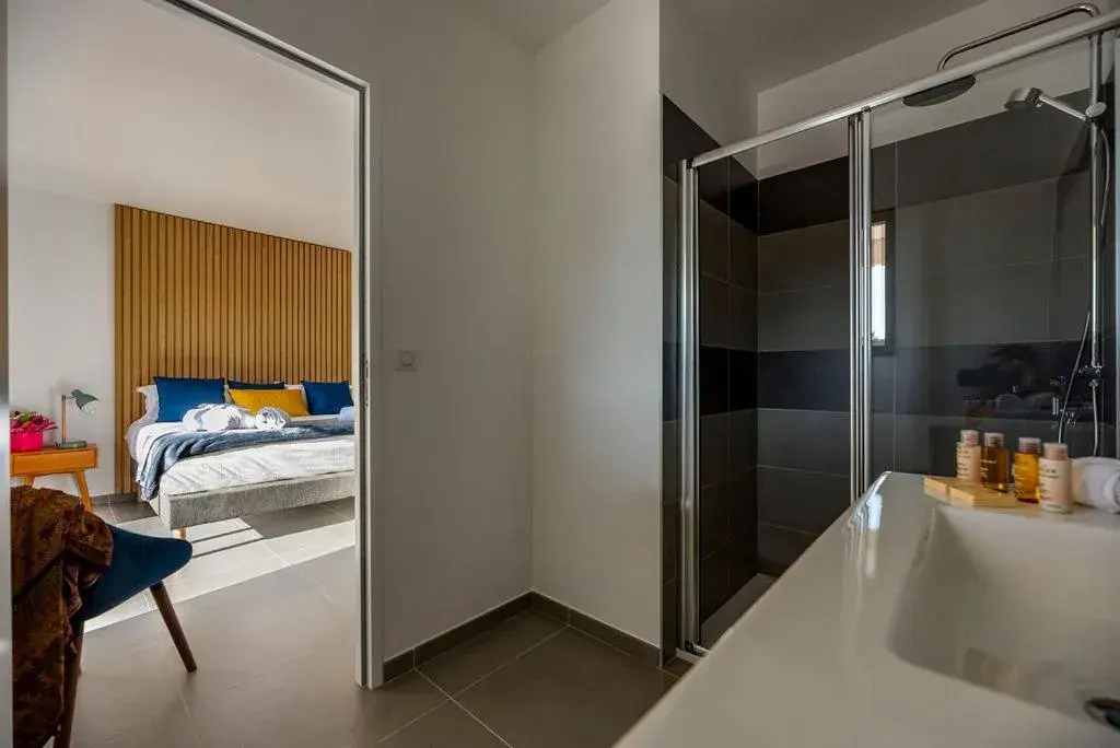 Bed in Calarossa Bay Resort